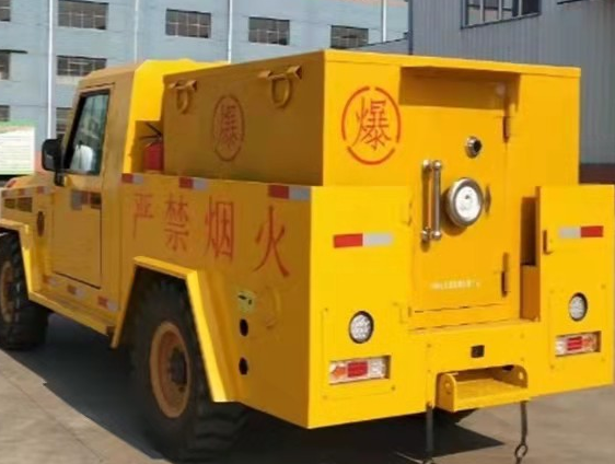 安徽凯龙爆破器材运输车：保障爆破任务的安全运行